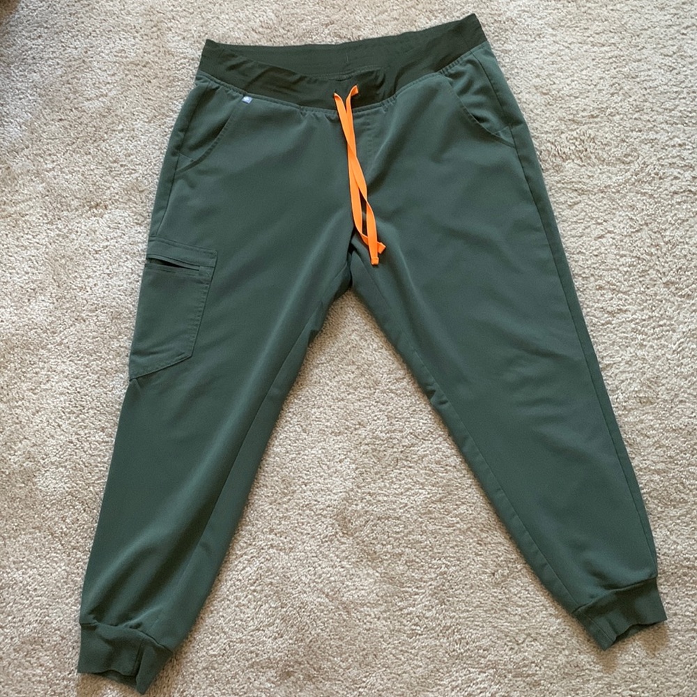 FIGS Petite Large Zamora Joggers Moss